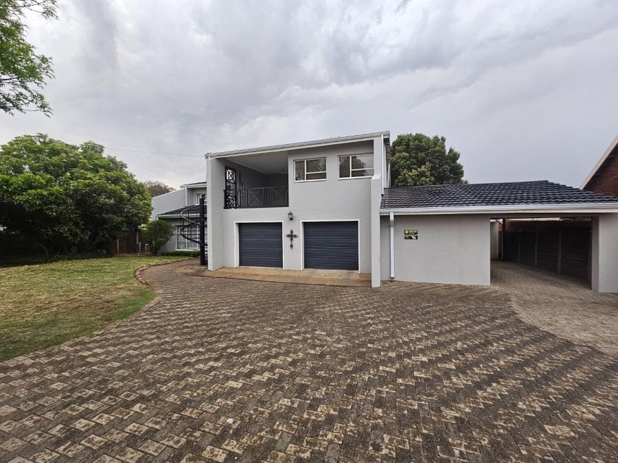 5 Bedroom Property for Sale in Panorama Free State